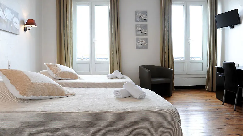 **  Hotel Cote Basque Bajonna Francja