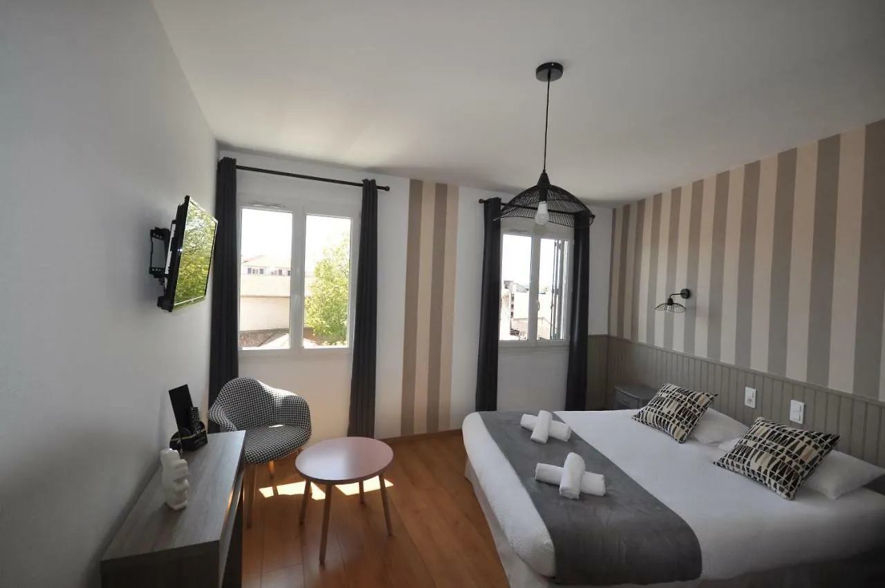 Hotel Cote Basque Bajonna 2*,